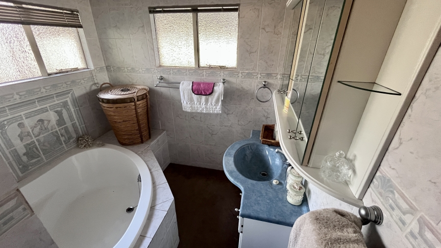 8 Bedroom Property for Sale in Bergtuin Gauteng