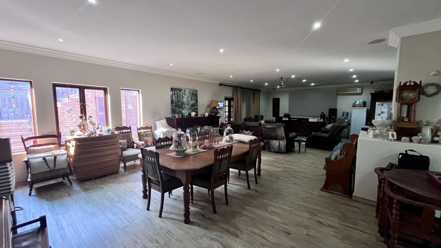 8 Bedroom Property for Sale in Bergtuin Gauteng