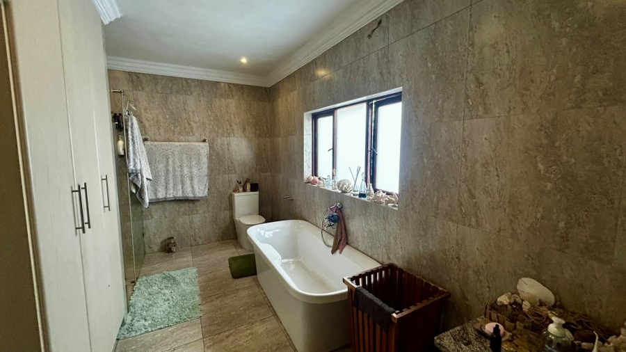 8 Bedroom Property for Sale in Bergtuin Gauteng