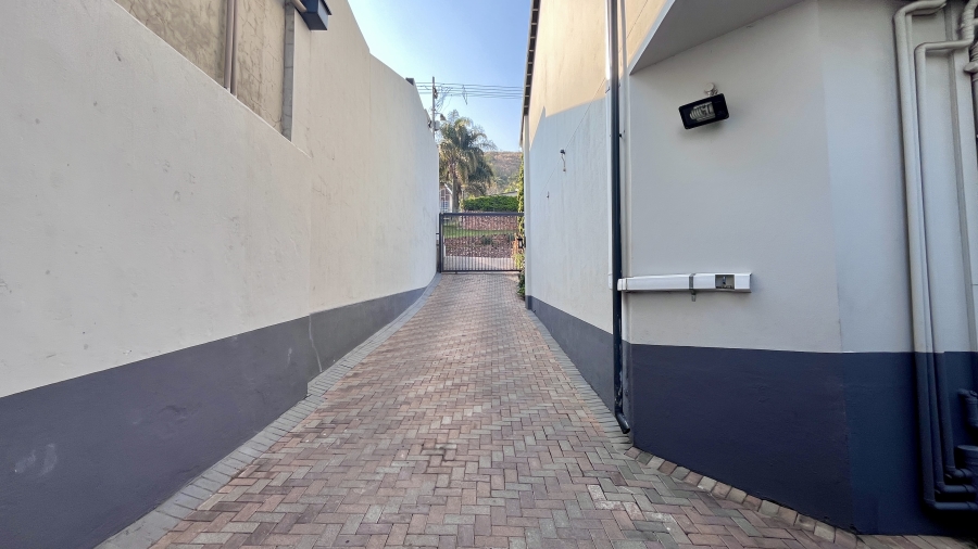 8 Bedroom Property for Sale in Bergtuin Gauteng