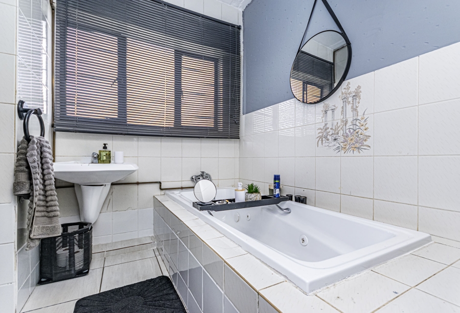 2 Bedroom Property for Sale in Florida Gauteng