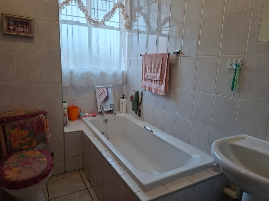 2 Bedroom Property for Sale in Vanderbijlpark CW 3 Gauteng