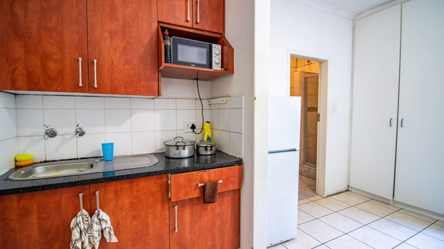 1 Bedroom Property for Sale in Glen Austin Gauteng