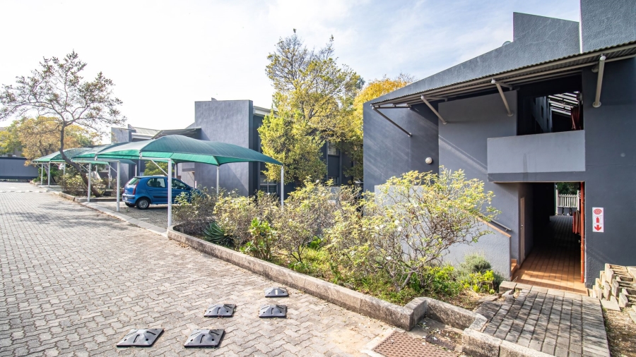 1 Bedroom Property for Sale in Glen Austin Gauteng