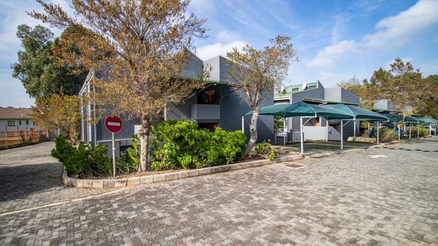1 Bedroom Property for Sale in Glen Austin Gauteng