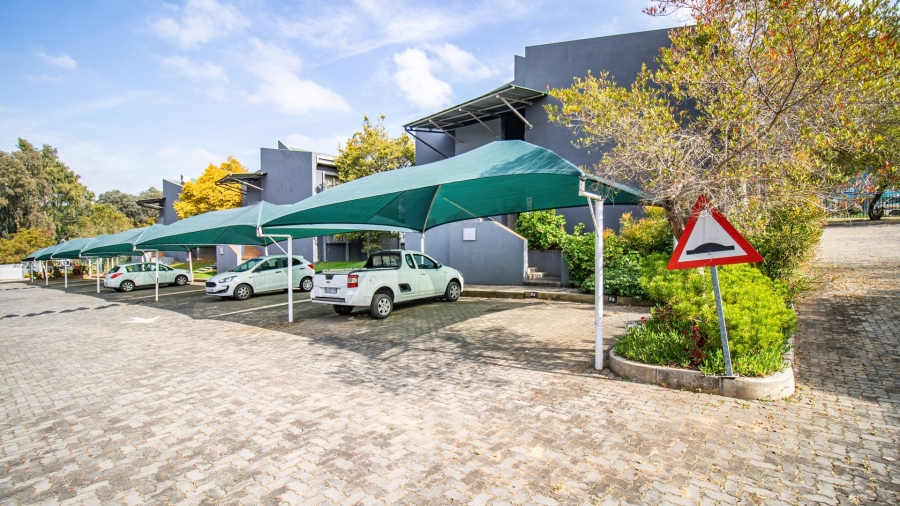 1 Bedroom Property for Sale in Glen Austin Gauteng
