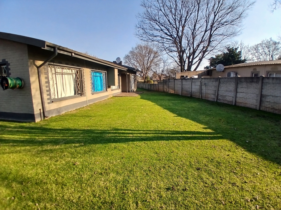 4 Bedroom Property for Sale in Three Rivers Gauteng