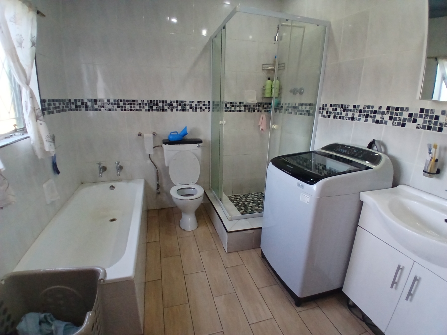 4 Bedroom Property for Sale in Three Rivers Gauteng