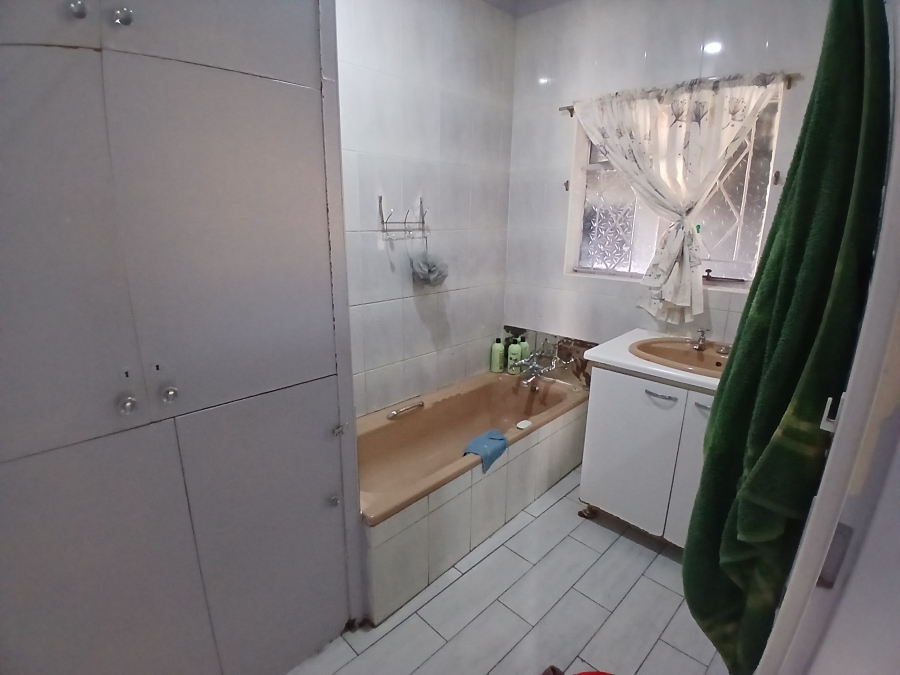 4 Bedroom Property for Sale in Three Rivers Gauteng