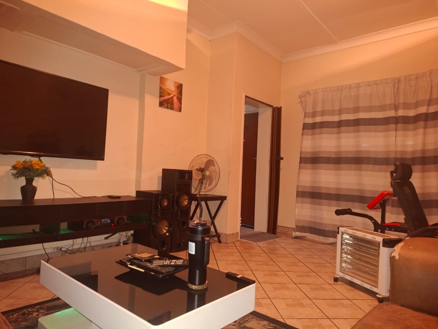2 Bedroom Property for Sale in Vanderbijlpark Cw 6 Gauteng