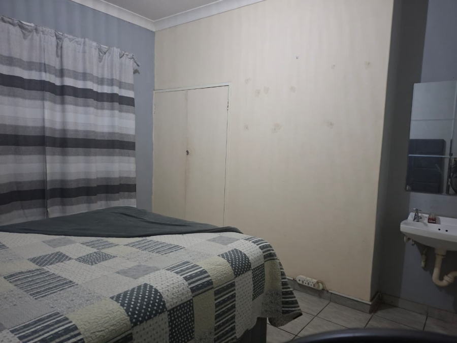 2 Bedroom Property for Sale in Vanderbijlpark Cw 6 Gauteng
