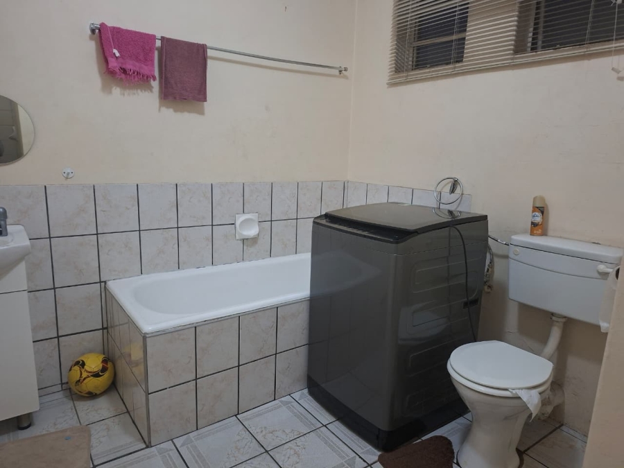 2 Bedroom Property for Sale in Vanderbijlpark Cw 6 Gauteng