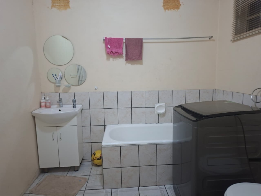 2 Bedroom Property for Sale in Vanderbijlpark Cw 6 Gauteng