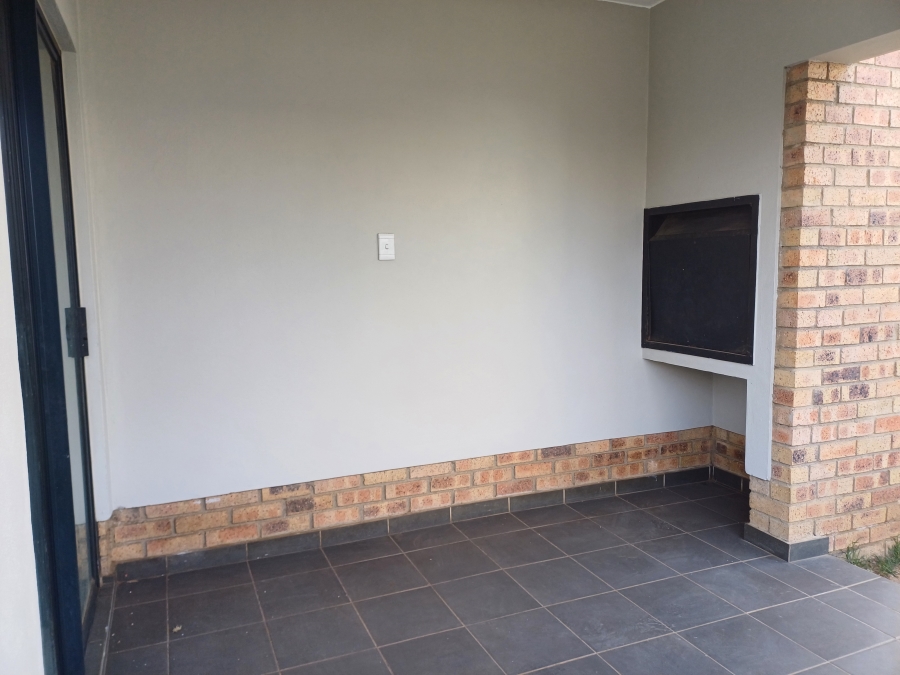 To Let 3 Bedroom Property for Rent in Albertsdal Gauteng
