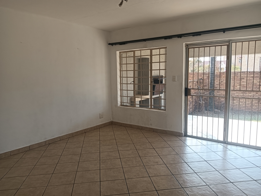 2 Bedroom Property for Sale in Raslouw A H Gauteng