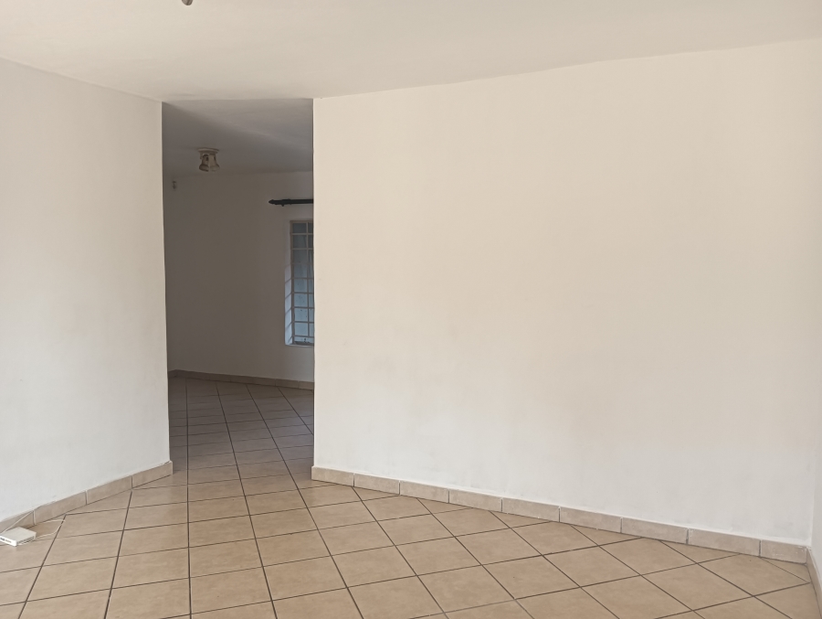 2 Bedroom Property for Sale in Raslouw A H Gauteng