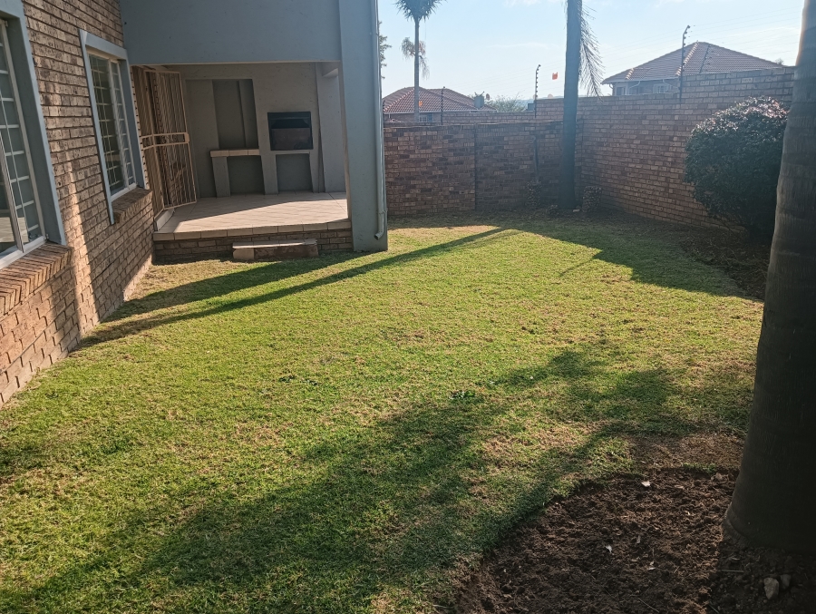 2 Bedroom Property for Sale in Raslouw A H Gauteng