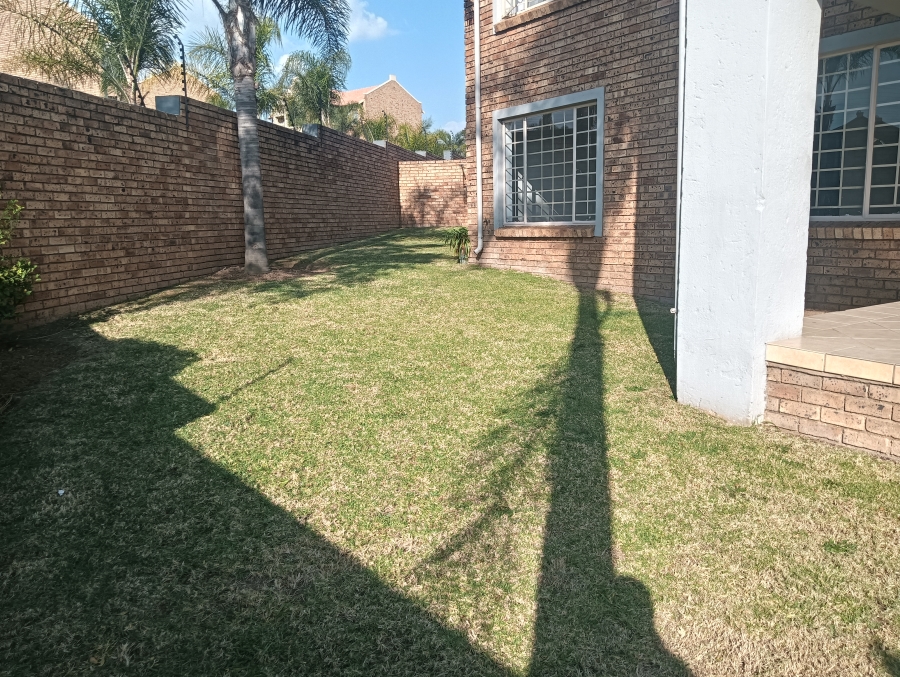 2 Bedroom Property for Sale in Raslouw A H Gauteng