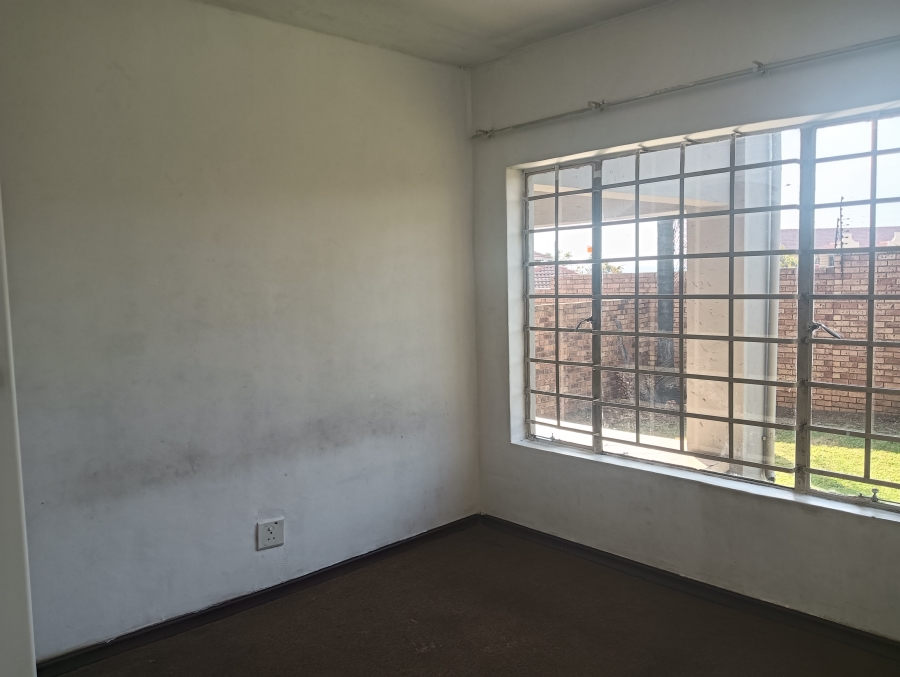 2 Bedroom Property for Sale in Raslouw A H Gauteng