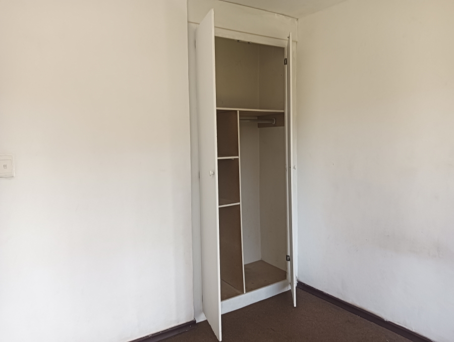 2 Bedroom Property for Sale in Raslouw A H Gauteng