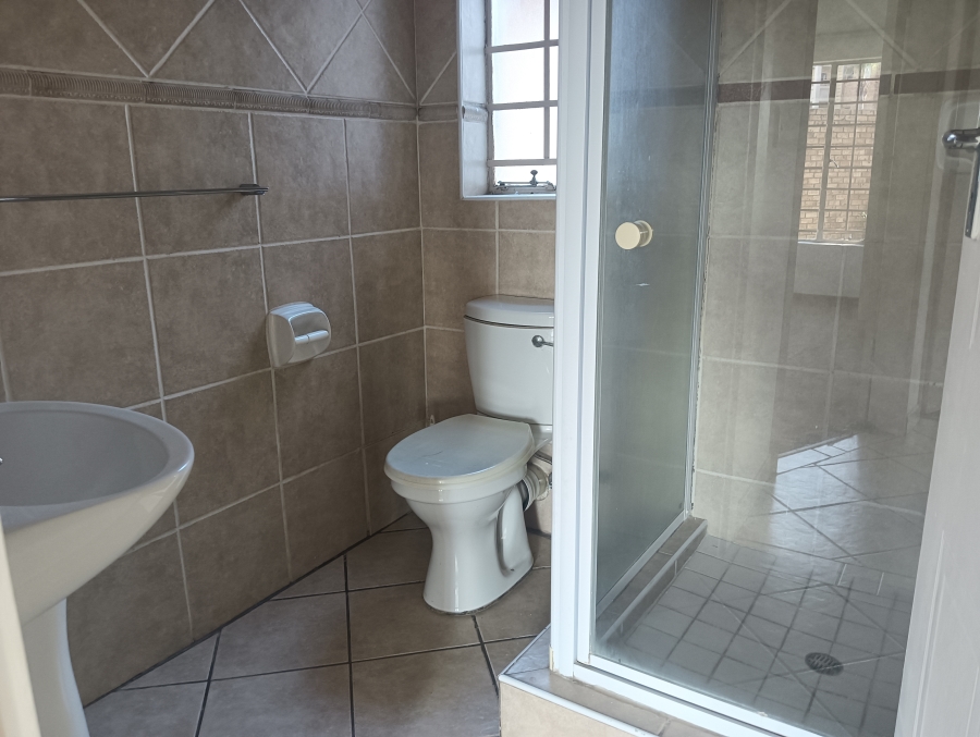 2 Bedroom Property for Sale in Raslouw A H Gauteng