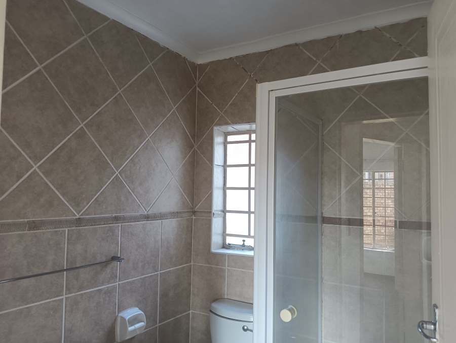 2 Bedroom Property for Sale in Raslouw A H Gauteng