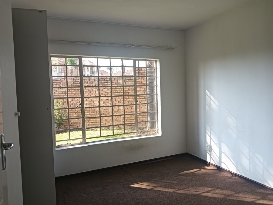 2 Bedroom Property for Sale in Raslouw A H Gauteng