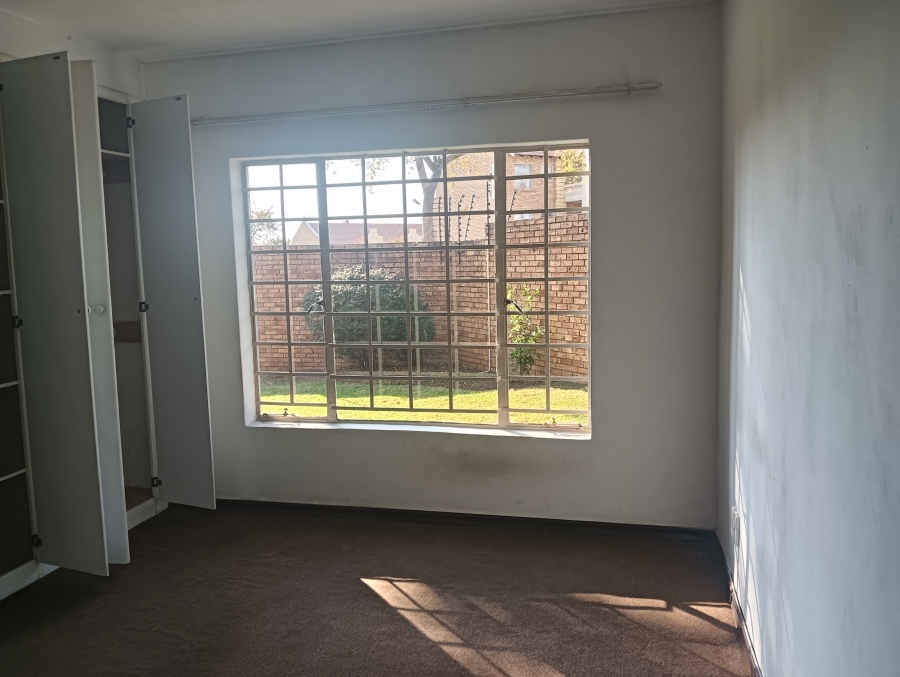 2 Bedroom Property for Sale in Raslouw A H Gauteng