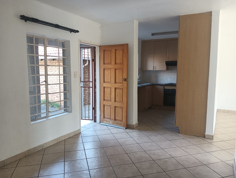 2 Bedroom Property for Sale in Raslouw A H Gauteng