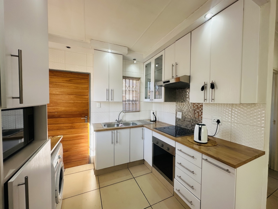 2 Bedroom Property for Sale in Selcourt Gauteng