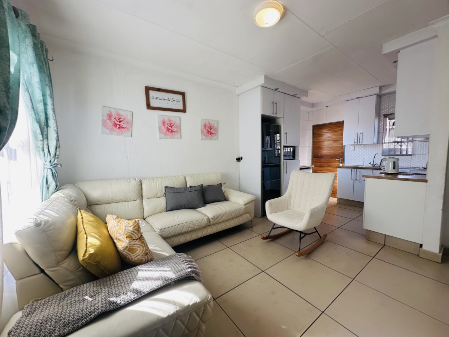 2 Bedroom Property for Sale in Selcourt Gauteng