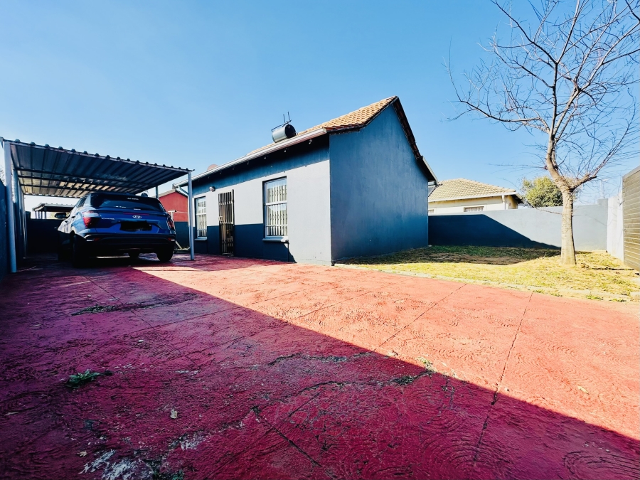 2 Bedroom Property for Sale in Selcourt Gauteng