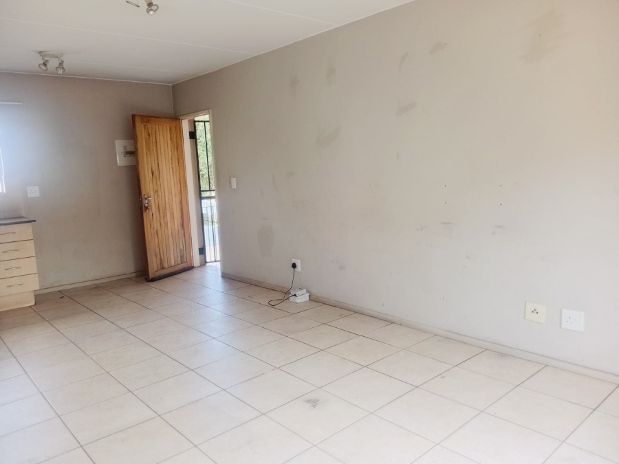 1 Bedroom Property for Sale in Klippoortje Gauteng