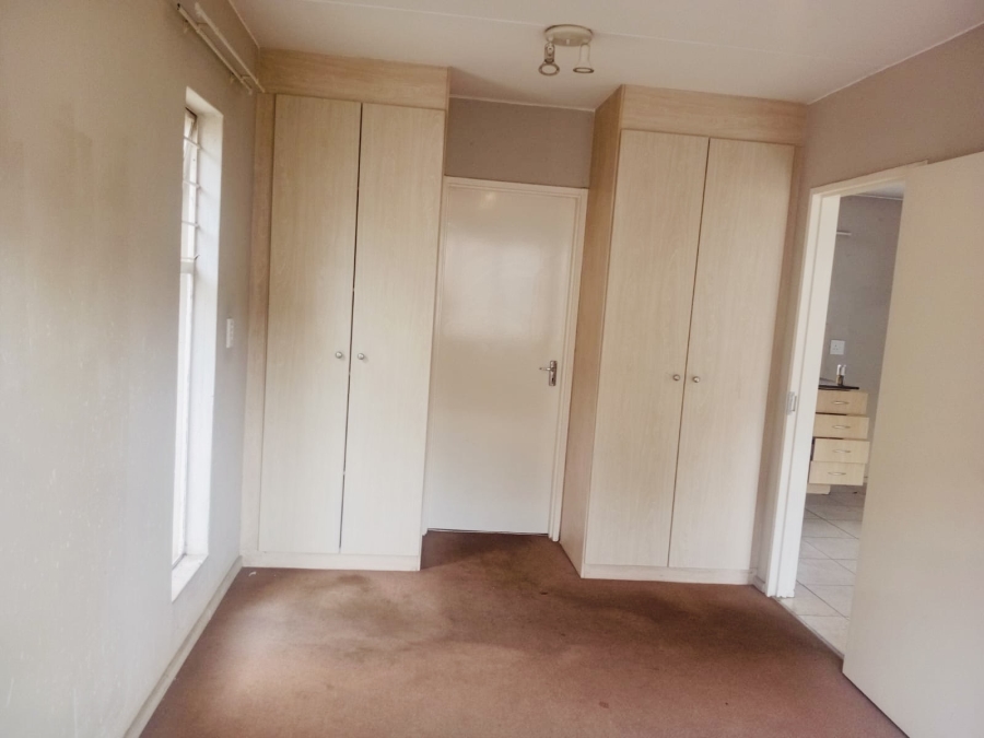1 Bedroom Property for Sale in Klippoortje Gauteng