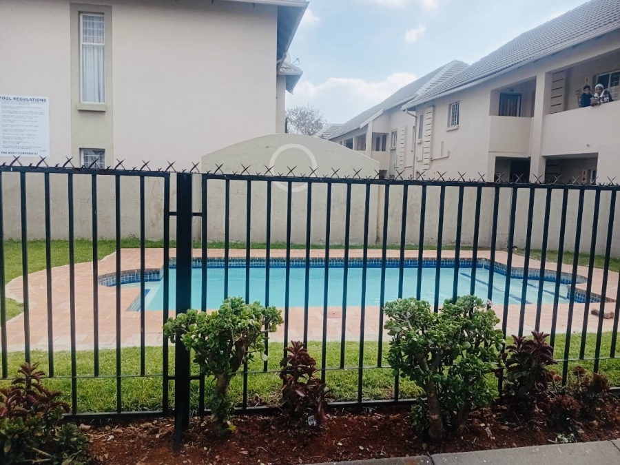 1 Bedroom Property for Sale in Klippoortje Gauteng