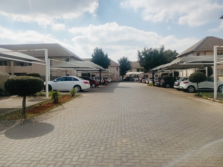 1 Bedroom Property for Sale in Klippoortje Gauteng