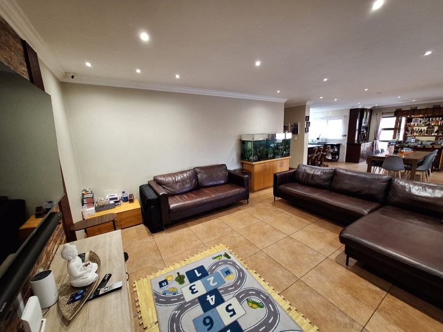 4 Bedroom Property for Sale in Vanderbijlpark SE 8 Gauteng
