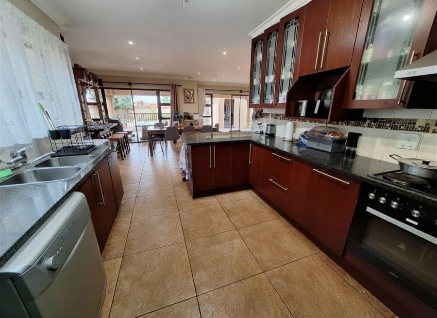 4 Bedroom Property for Sale in Vanderbijlpark SE 8 Gauteng