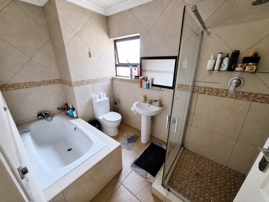 4 Bedroom Property for Sale in Vanderbijlpark SE 8 Gauteng