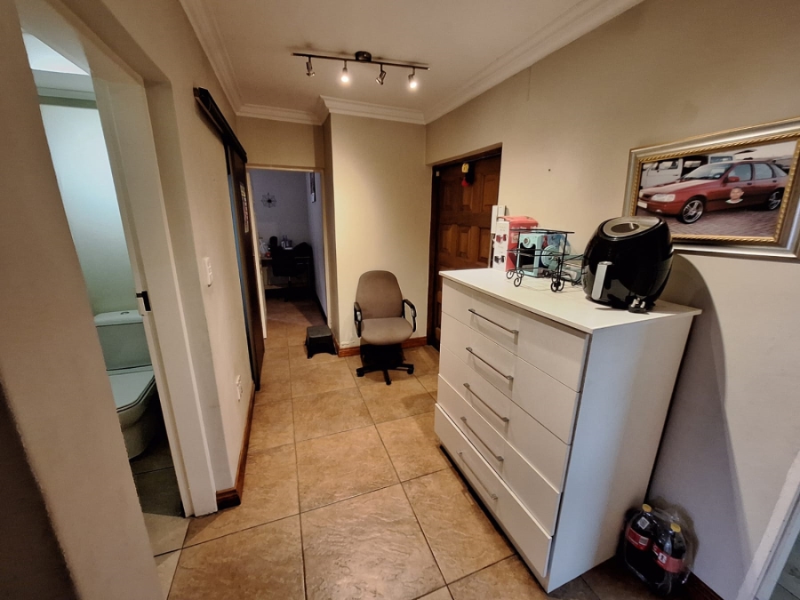 4 Bedroom Property for Sale in Vanderbijlpark SE 8 Gauteng