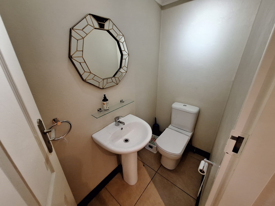 4 Bedroom Property for Sale in Vanderbijlpark SE 8 Gauteng