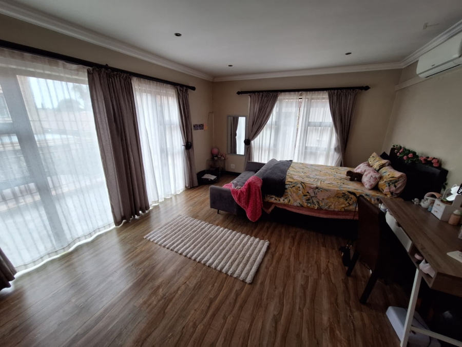 4 Bedroom Property for Sale in Vanderbijlpark SE 8 Gauteng