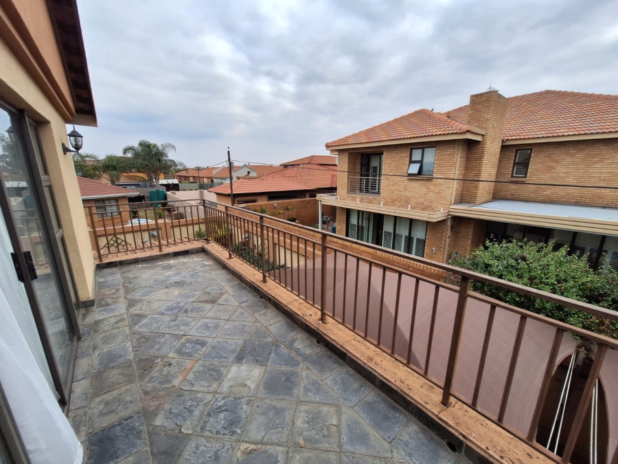 4 Bedroom Property for Sale in Vanderbijlpark SE 8 Gauteng