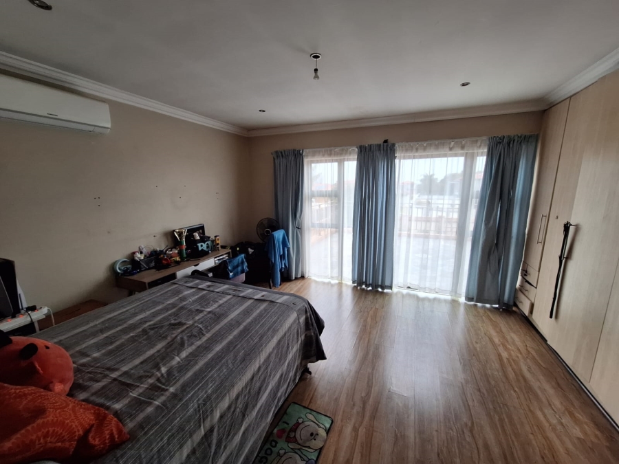 4 Bedroom Property for Sale in Vanderbijlpark SE 8 Gauteng