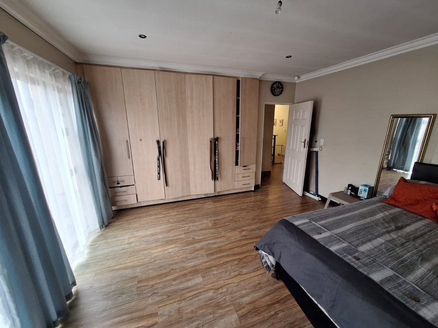 4 Bedroom Property for Sale in Vanderbijlpark SE 8 Gauteng