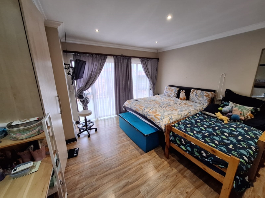 4 Bedroom Property for Sale in Vanderbijlpark SE 8 Gauteng