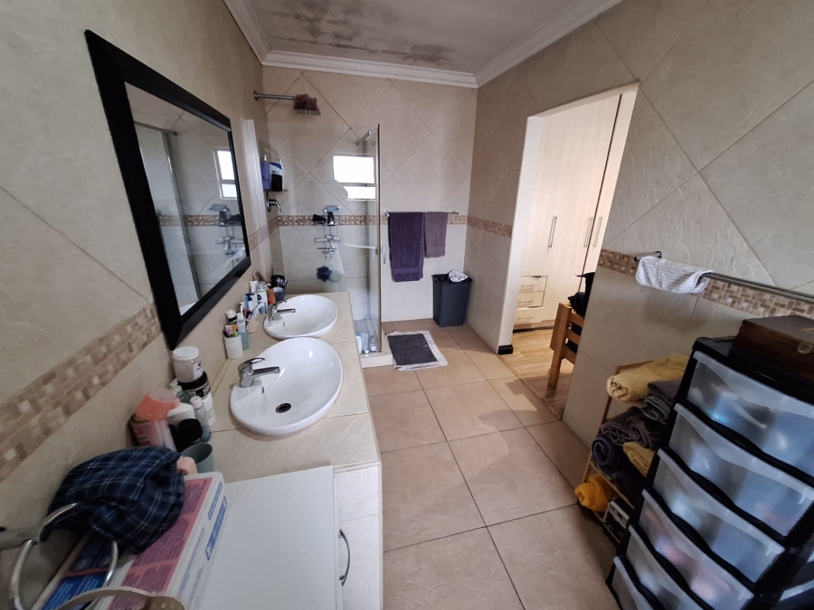 4 Bedroom Property for Sale in Vanderbijlpark SE 8 Gauteng