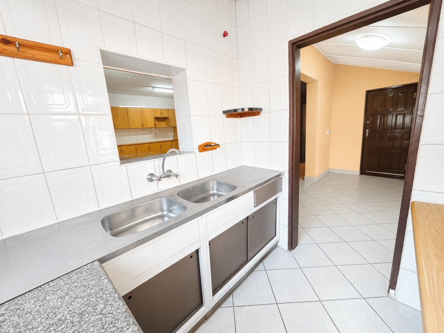 To Let 3 Bedroom Property for Rent in Zuurfontein Gauteng