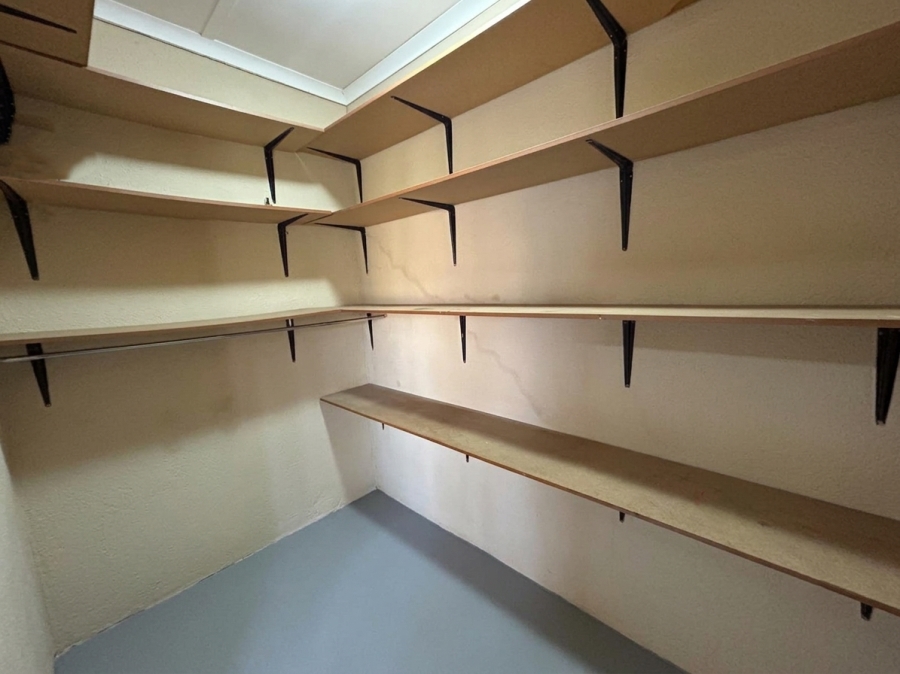 To Let 3 Bedroom Property for Rent in Zuurfontein Gauteng