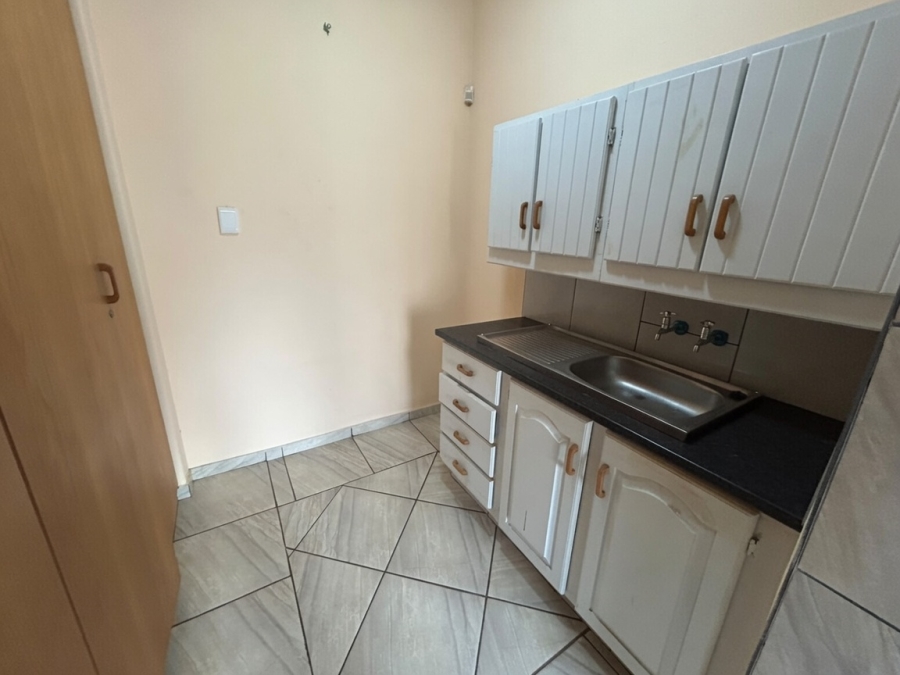 To Let 3 Bedroom Property for Rent in Zuurfontein Gauteng